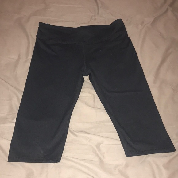 Fabletics Cropped Leggings - Picture 1 of 5